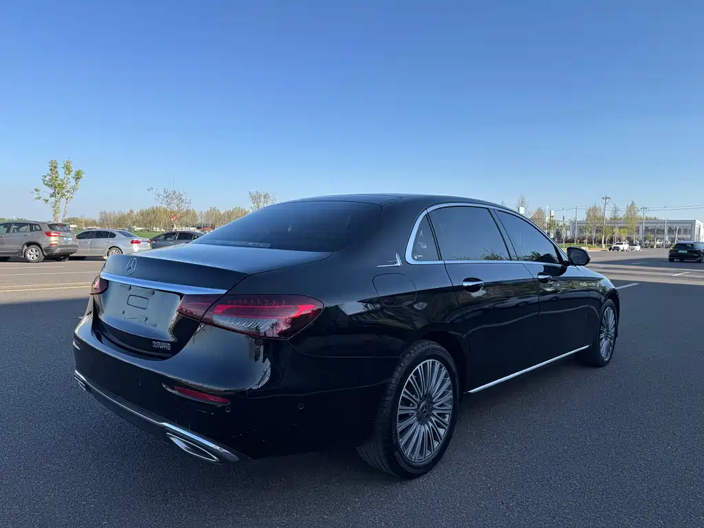 Mercedes-Benz E-Class 2022 — фото 11