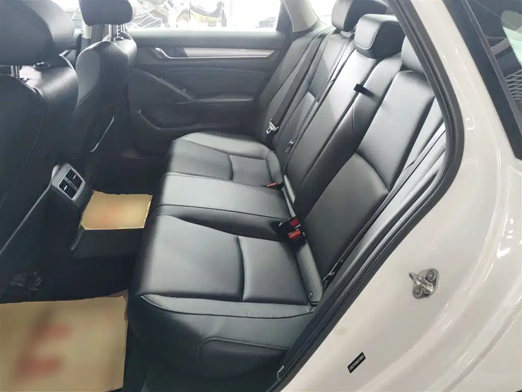 Honda Accord 2019 — фото 17