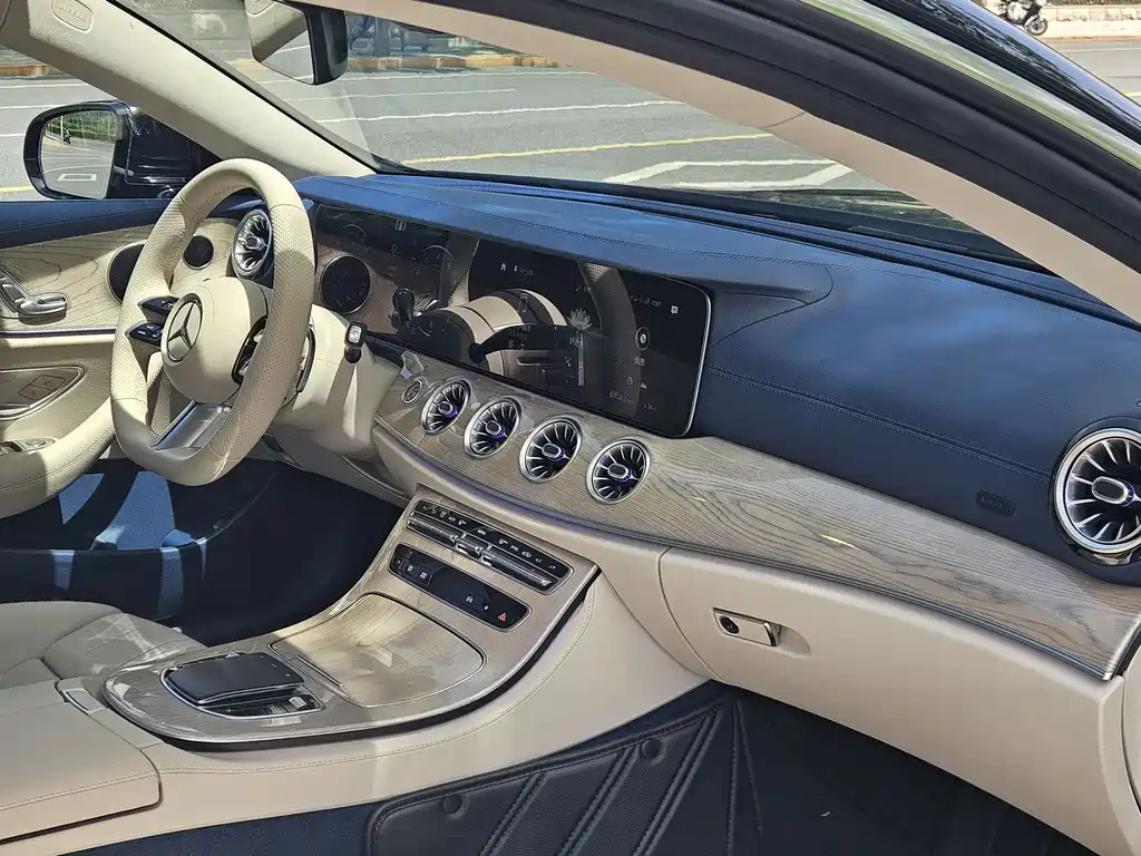 Mercedes-Benz E-Class 2023 — фото 14
