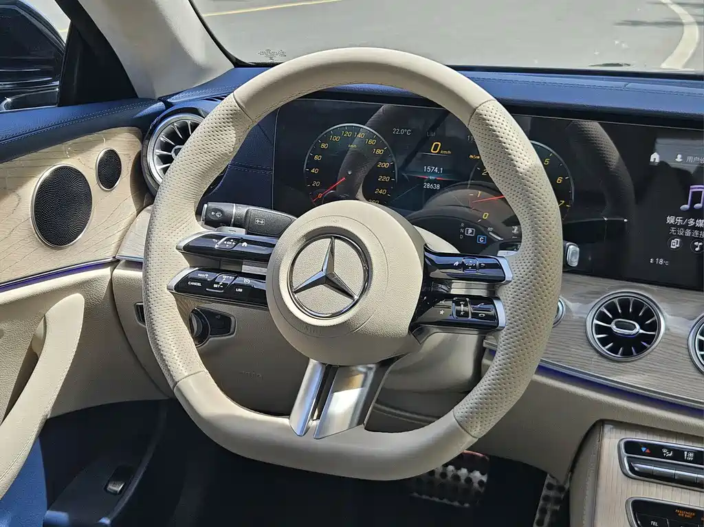 Mercedes-Benz E-Class 2023 — фото 10