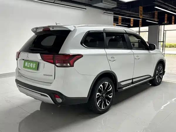 Mitsubishi Outlander 2020