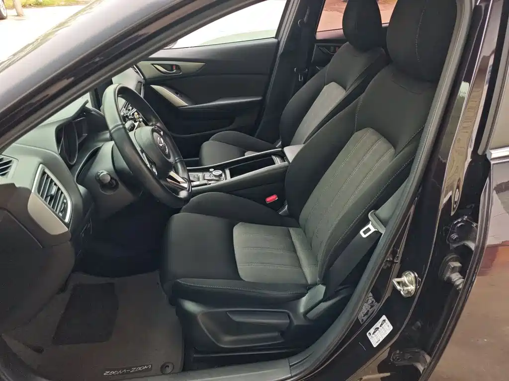 Mazda CX-4 2017 — фото 11