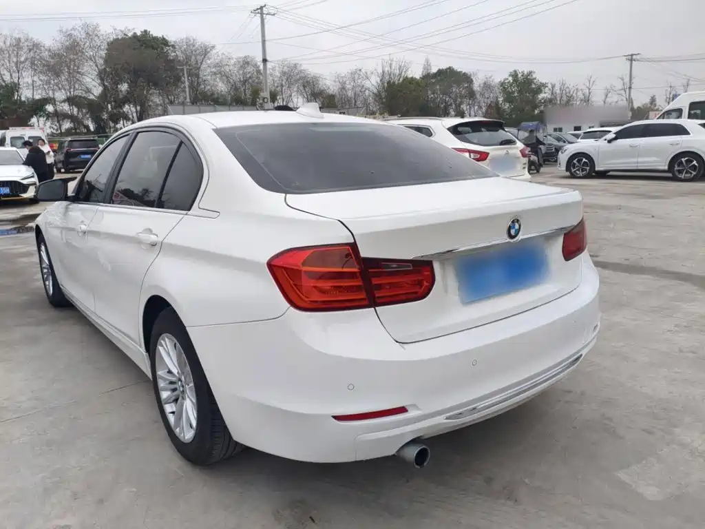 BMW 3 Series 2015 — фото 23