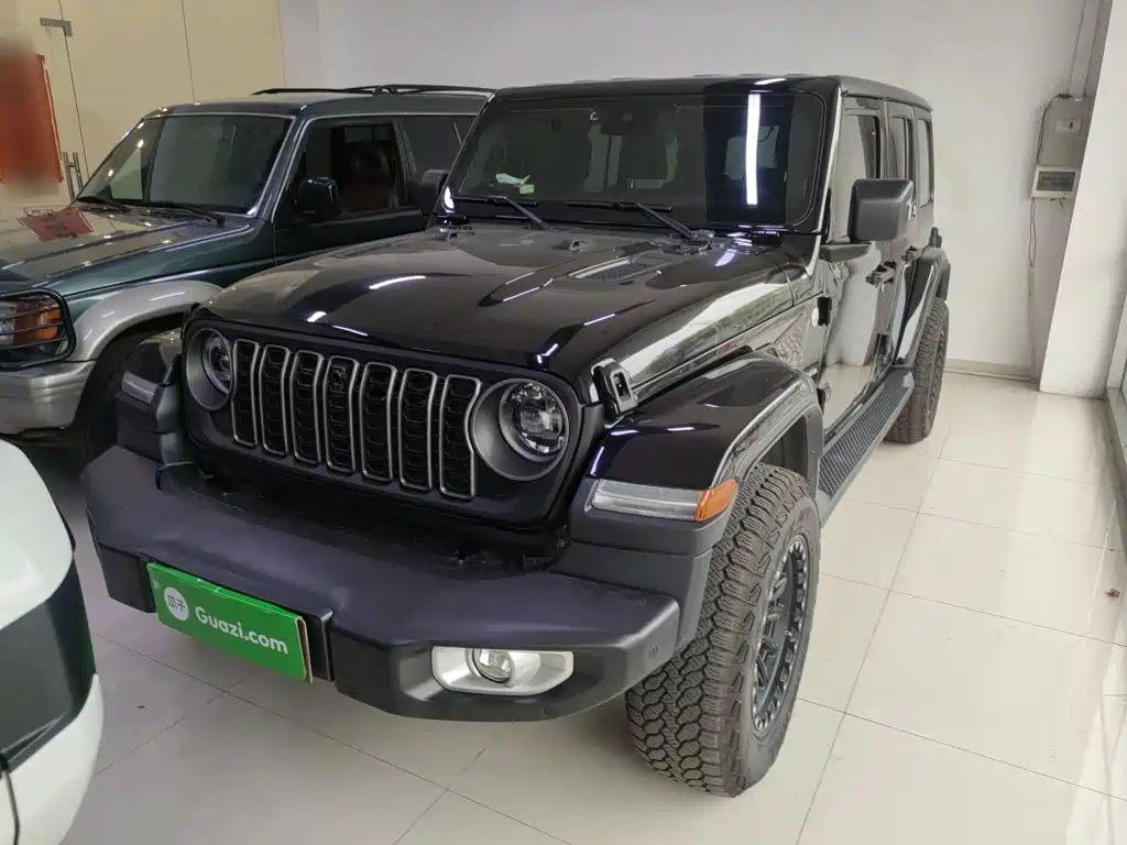 Jeep Wrangler 2023 — фото 1