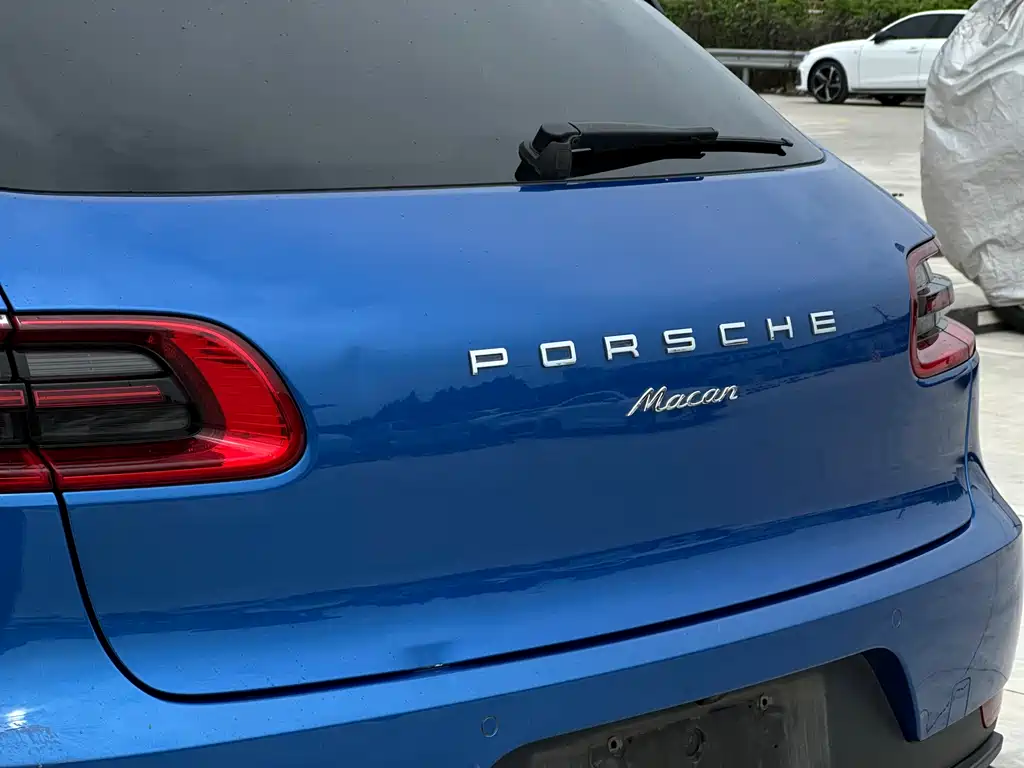 Porsche Macan 2017 — фото 24