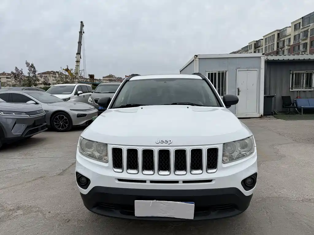 Jeep Compass 2013 — фото 2