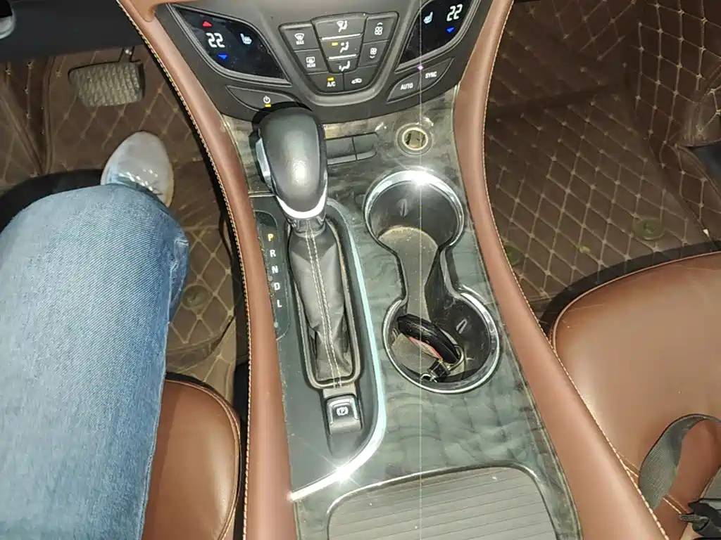 Buick Envision Plus 2015 — фото 14