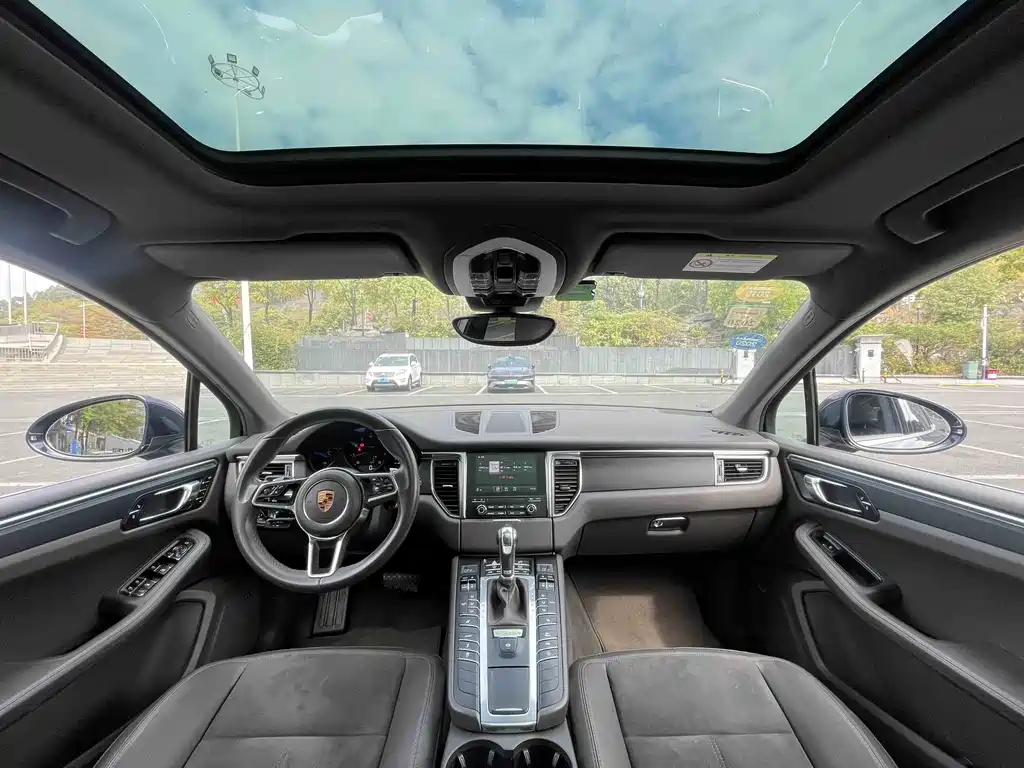 Porsche Macan 2018 — фото 13