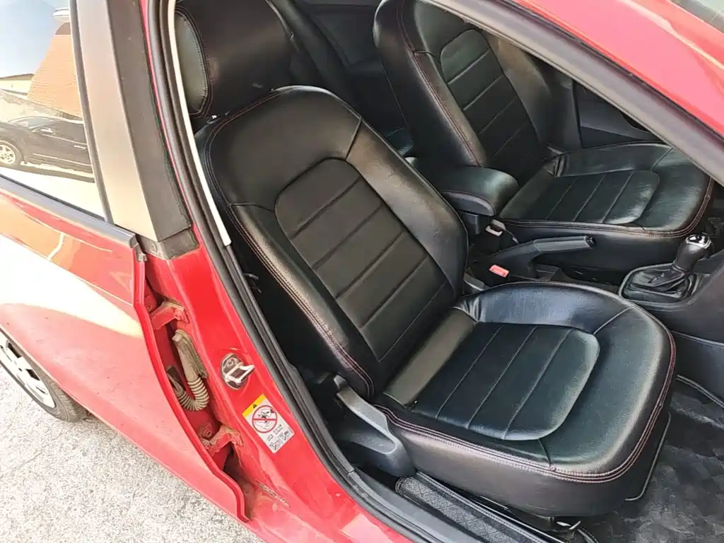 Skoda Rapid Spaceback 2017 — фото 25