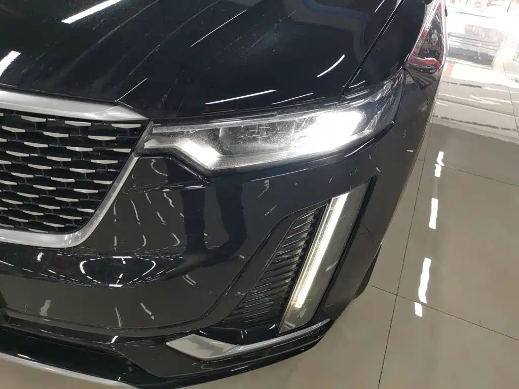 Cadillac XT6 2021 — фото 24