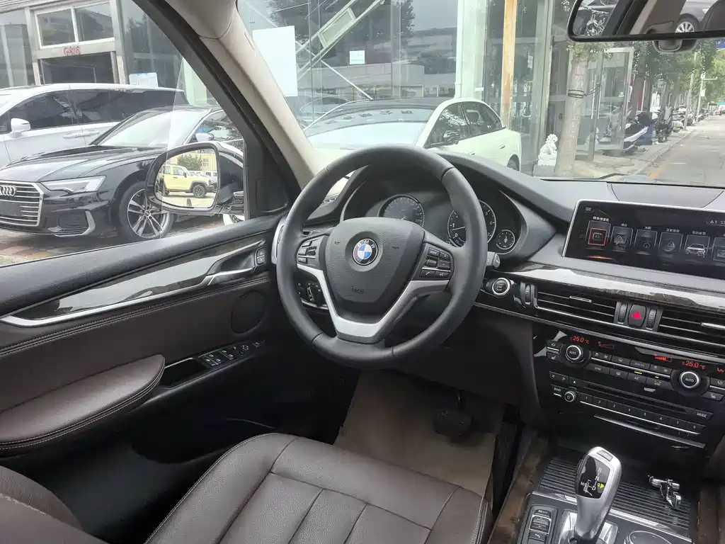 BMW X5 2018 — фото 19