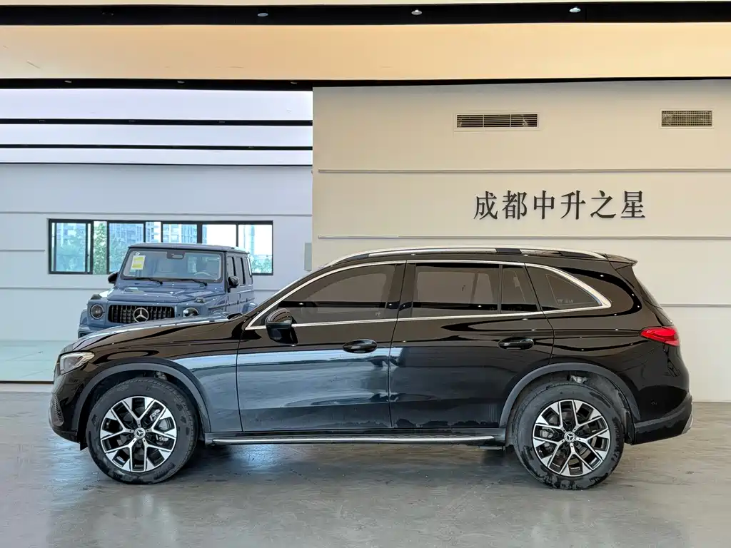 Mercedes-Benz GLC 2023