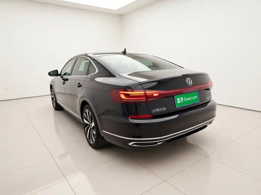 Volkswagen Passat 2022 — фото 23