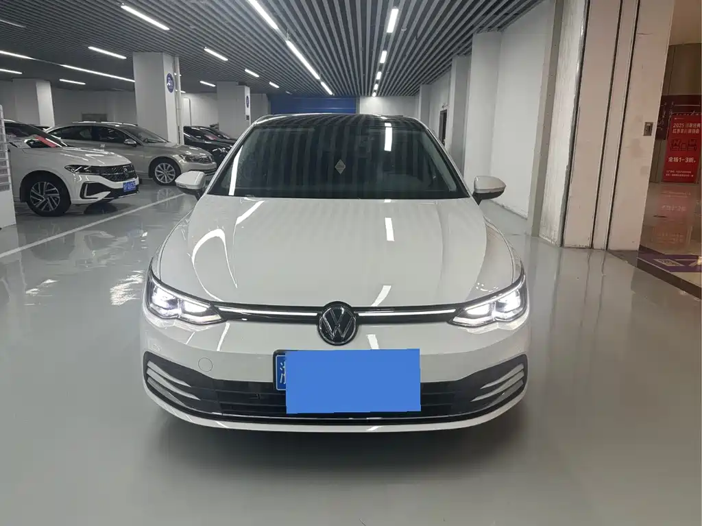 Volkswagen Golf 2025