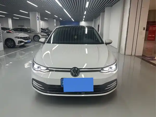 Volkswagen Golf 2025