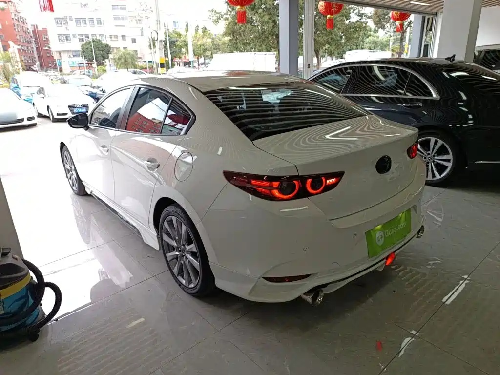 Mazda 3 Axela 2021 — фото 23