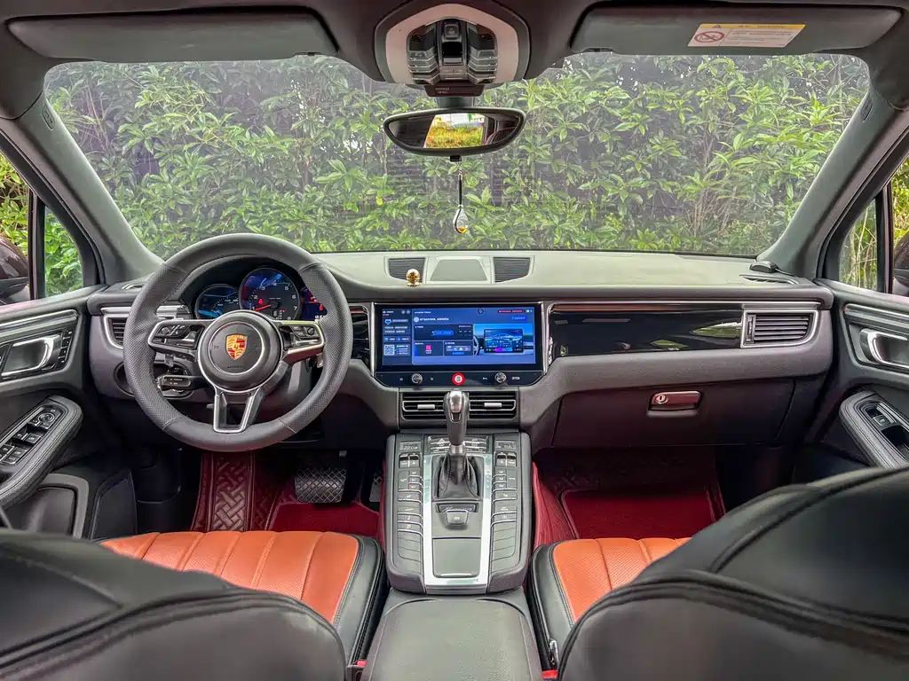 Porsche Macan 2015 — фото 14