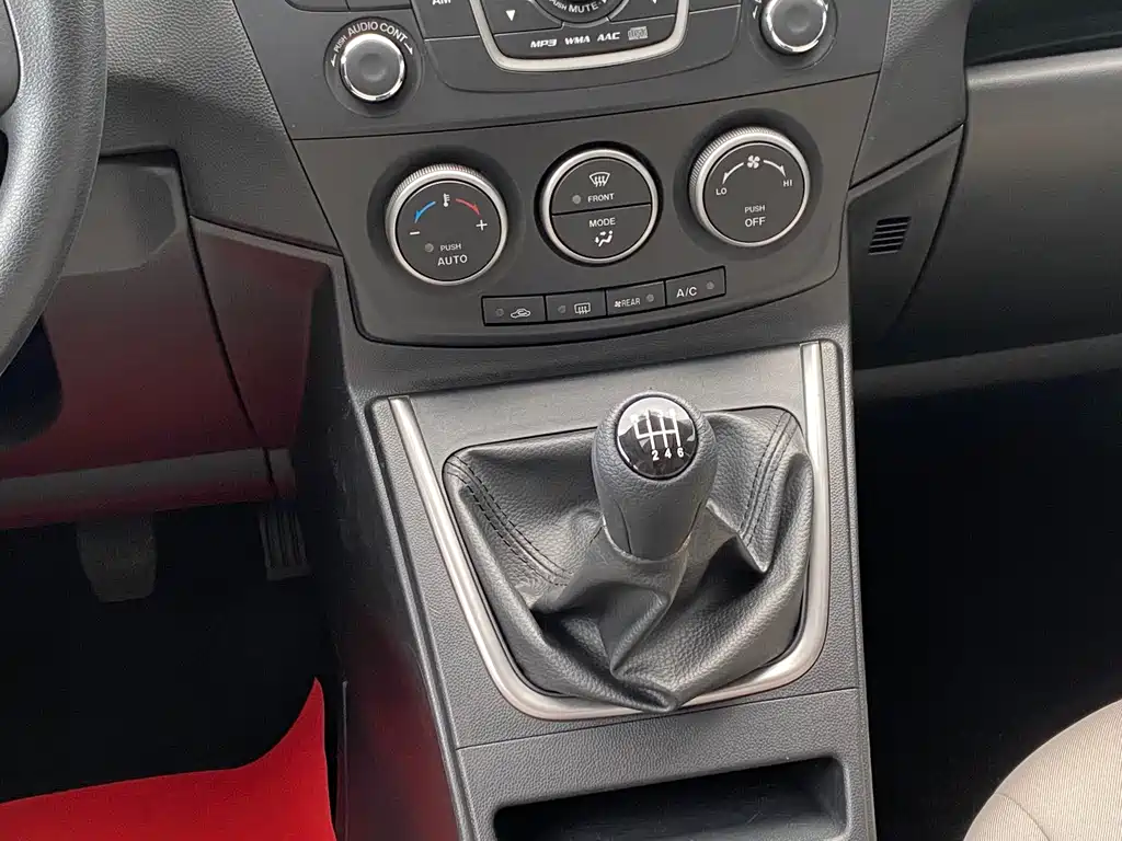 Mazda 5 2015 — фото 15
