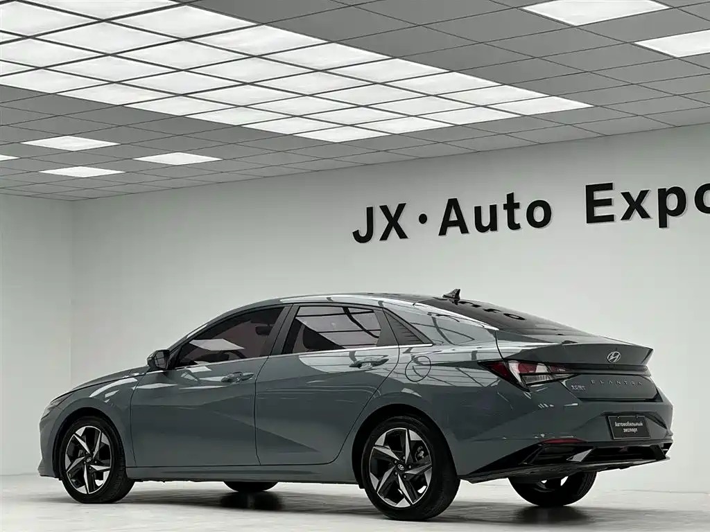 Hyundai Elantra 2022 — фото 13
