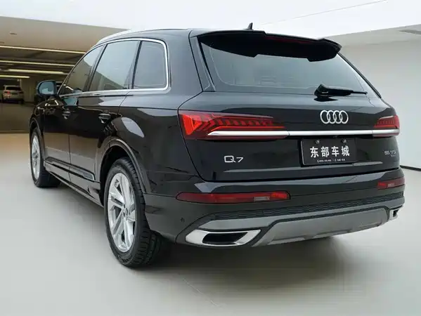 Audi Q7 2021