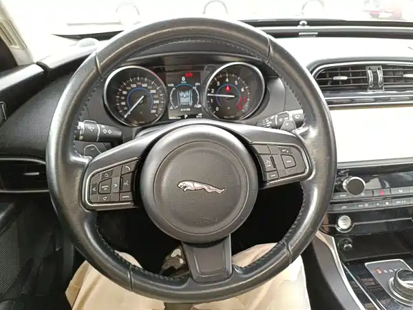 Jaguar XEL 2019