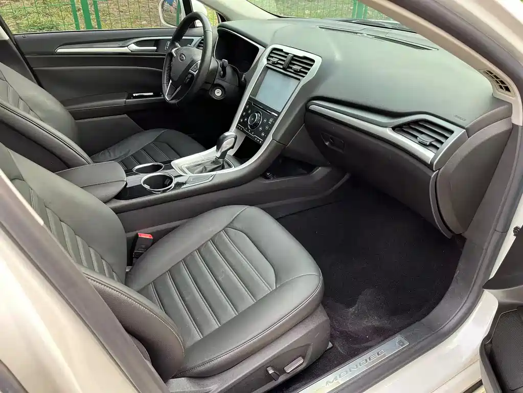 Ford Mondeo 2015 — фото 16