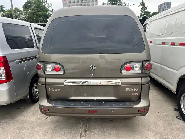Dongfeng Lingzhi 2015