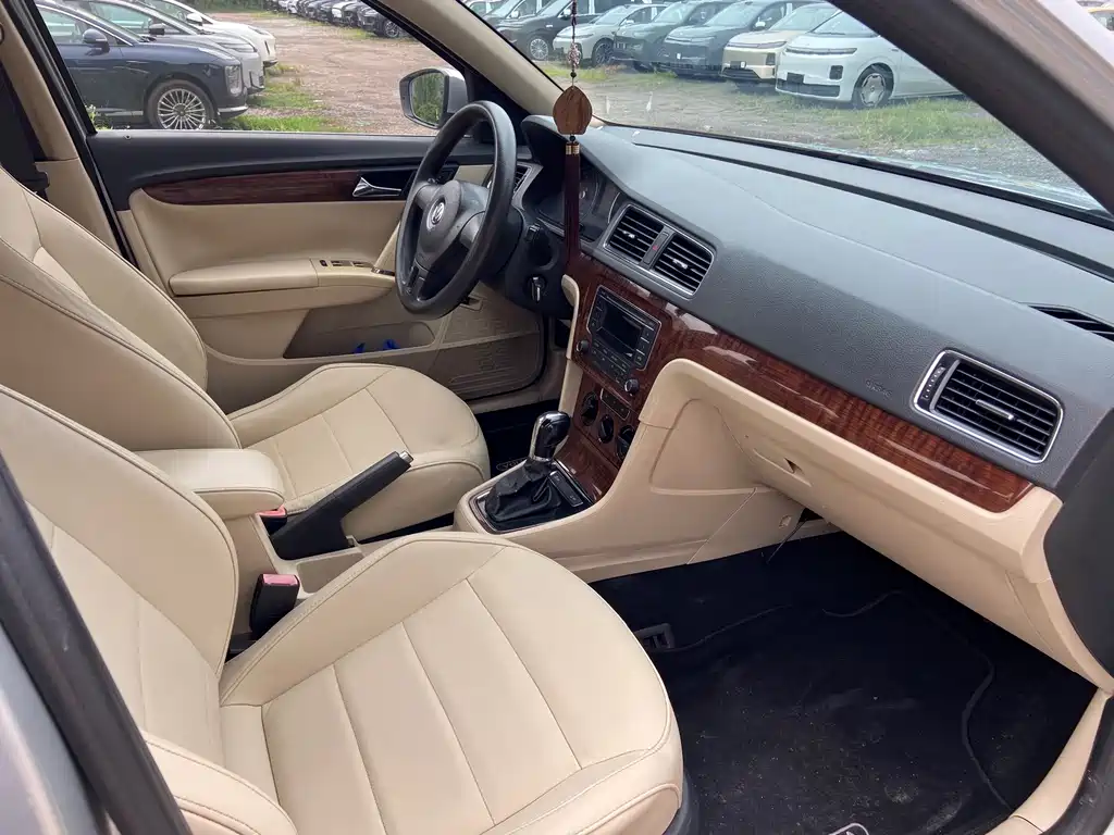 Volkswagen Lavida 2014