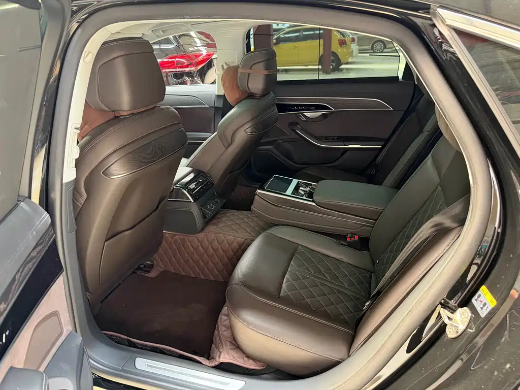 Audi A8 2023