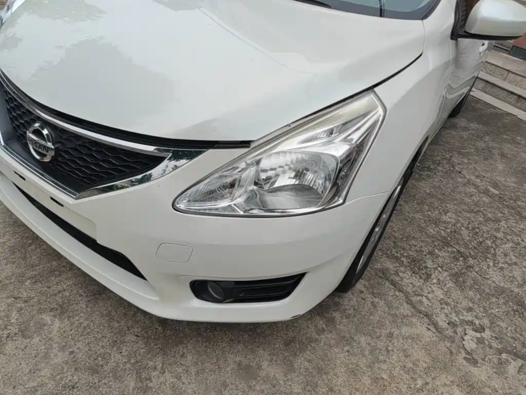 Nissan Tiida 2015 — фото 24