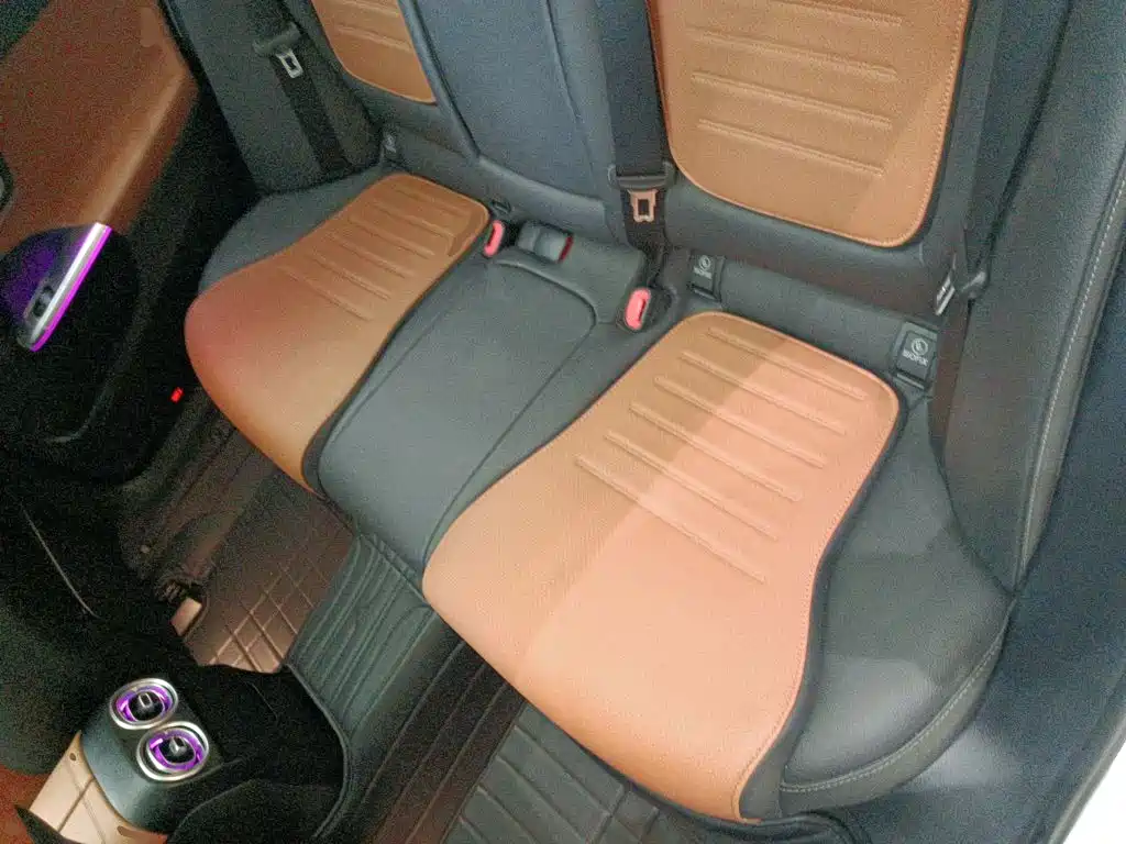 Mercedes-Benz C-Class 2023 — фото 17