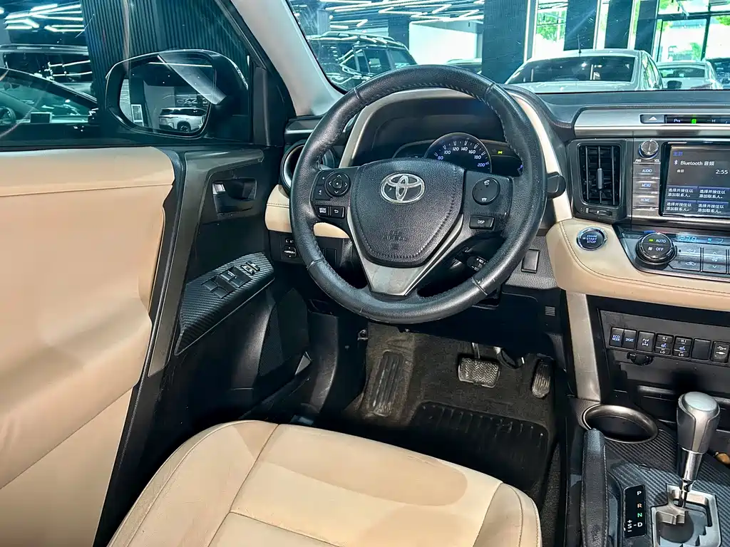 Toyota RAV4 2016 — фото 25