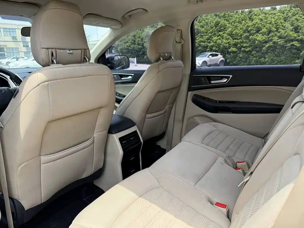 Ford Edge 2018 — фото 13