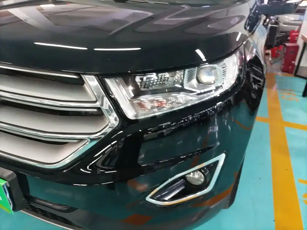 Ford Edge 2018 — фото 15