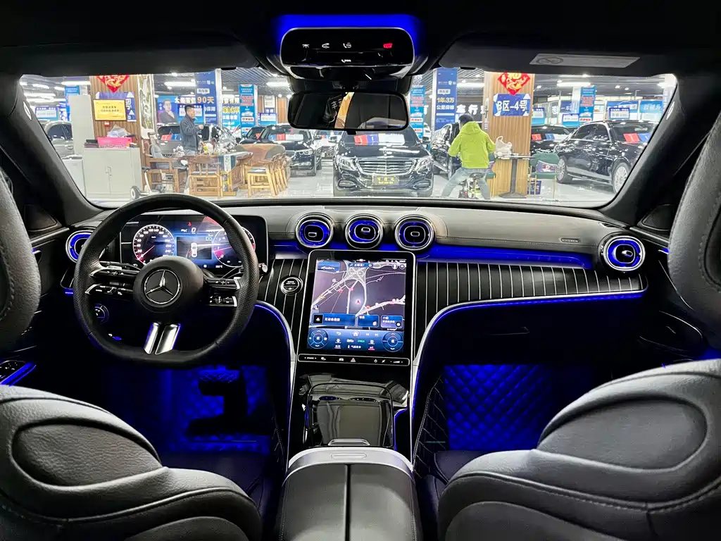 Mercedes-Benz C-Class 2023 — фото 11