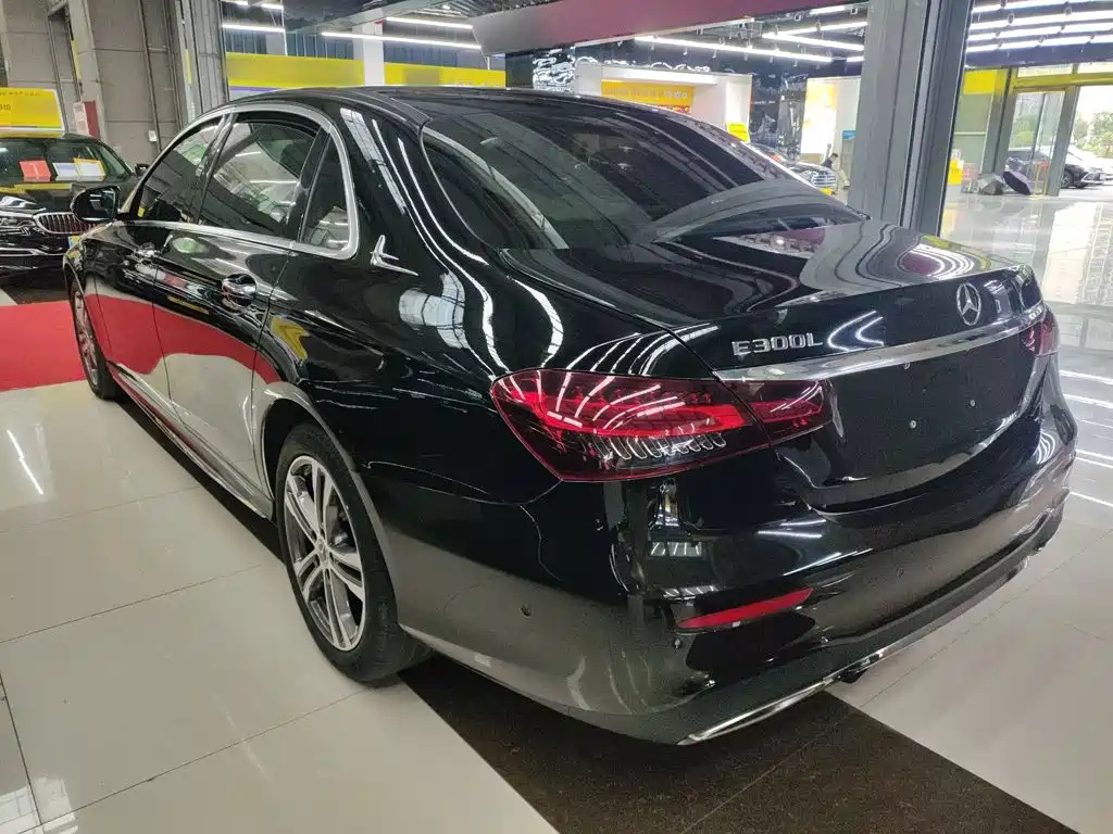 Mercedes-Benz E-Class 2022