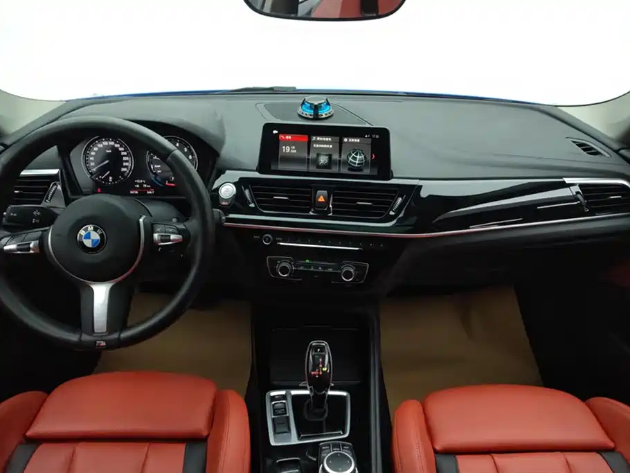 BMW 1 Series 2021 — фото 12