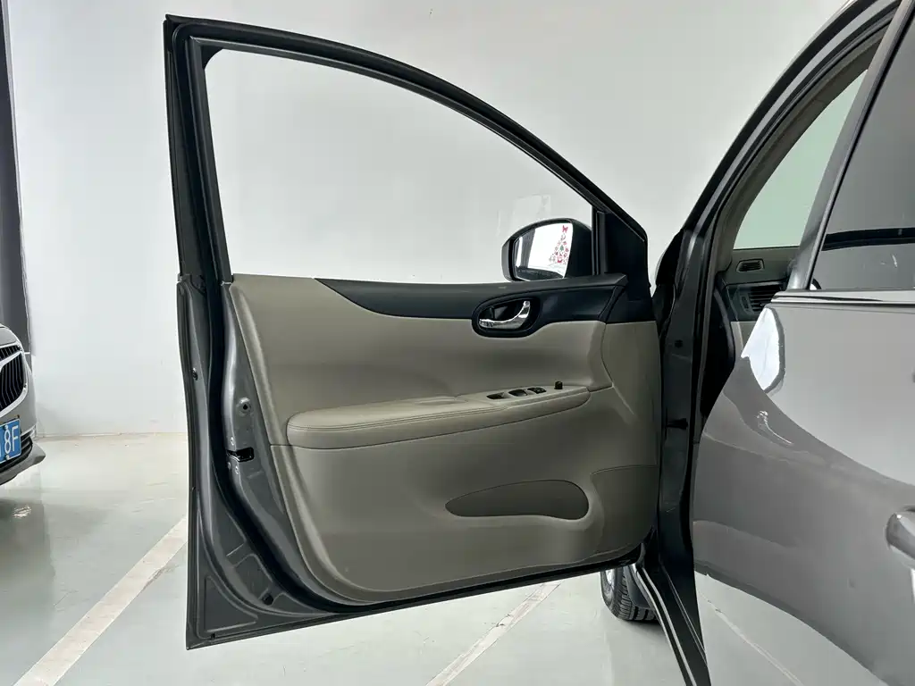 Nissan Tiida 2014 — фото 25