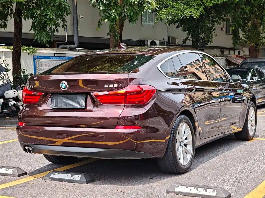 BMW 5 Series GT 2014 — фото 5