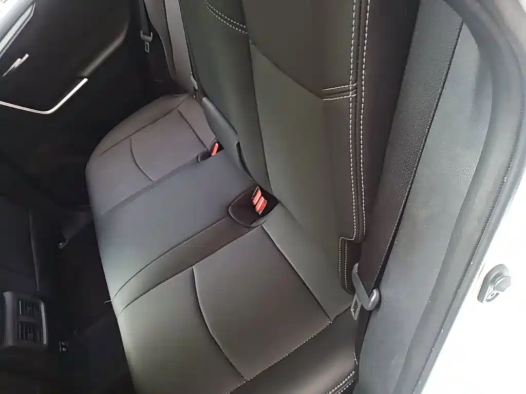 Toyota RAV4 2020 — фото 17