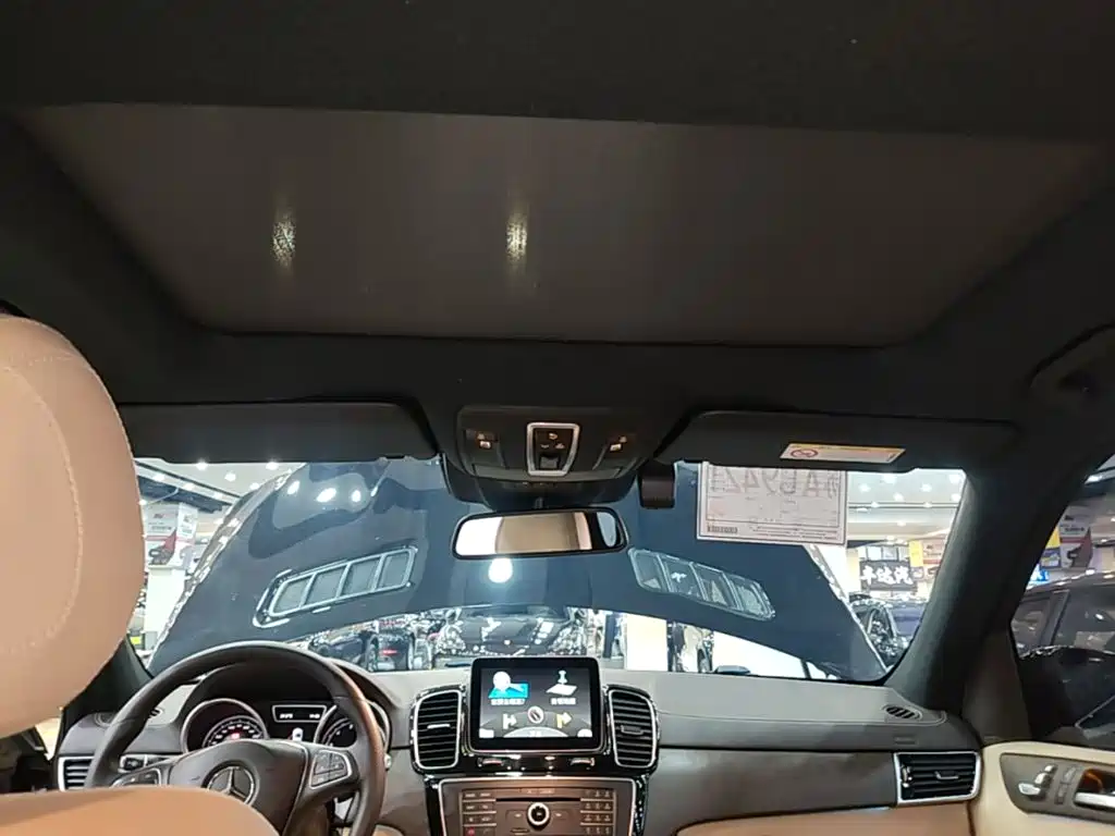 Mercedes-Benz GLE 2017 — фото 18
