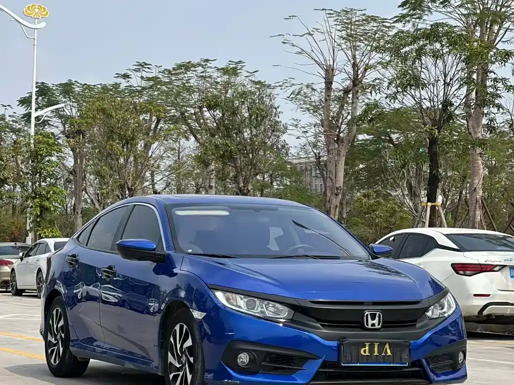 Honda Civic 2018 — фото 25