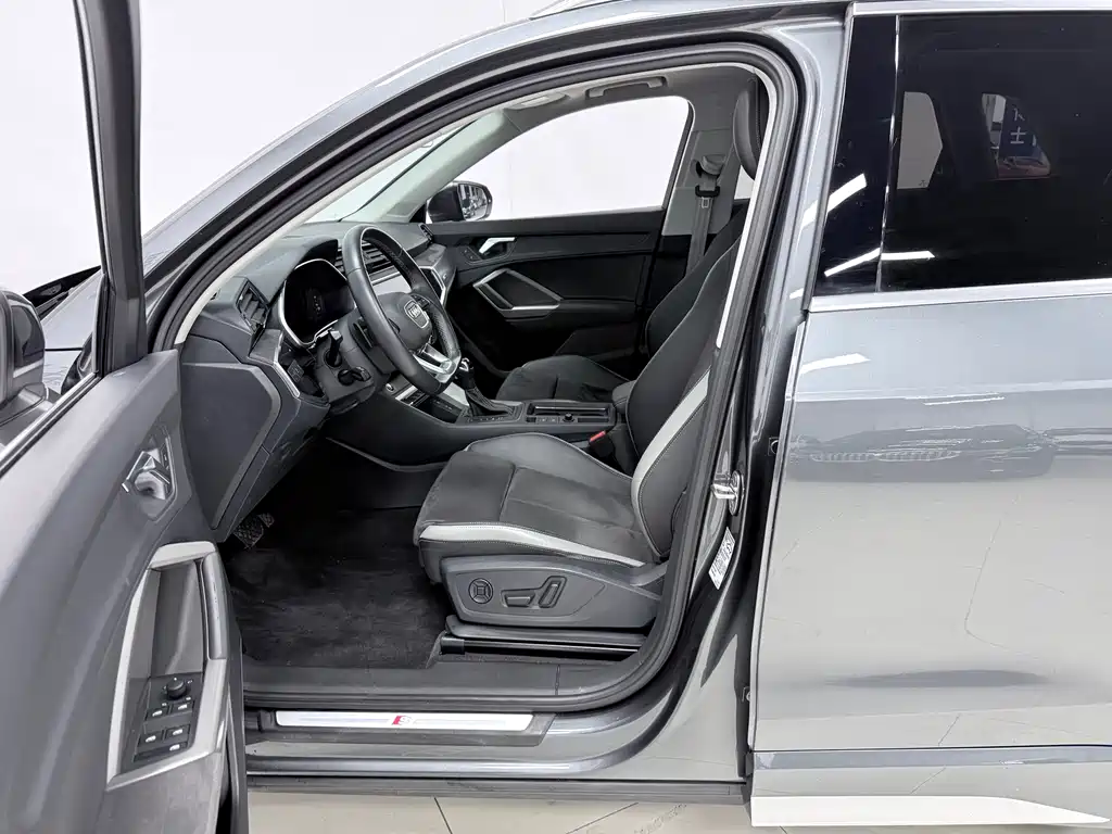 Audi Q3 2022 — фото 10