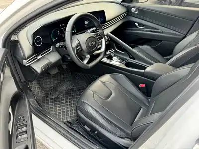 Hyundai Elantra 2023