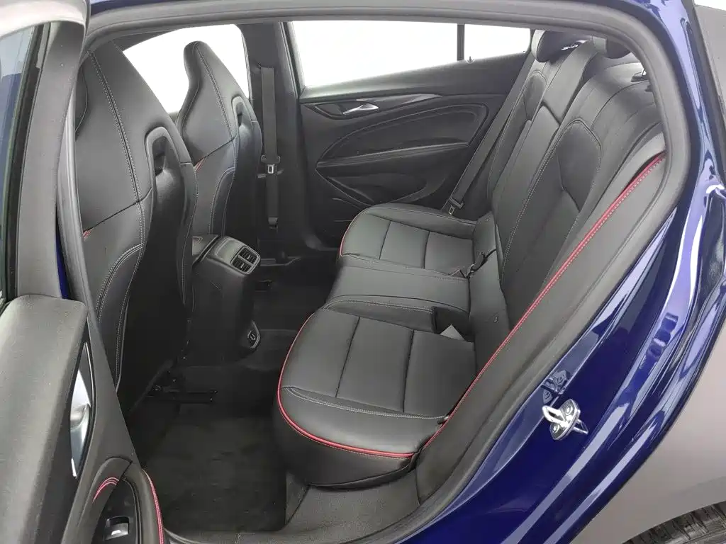 Buick Regal 2022 — фото 15