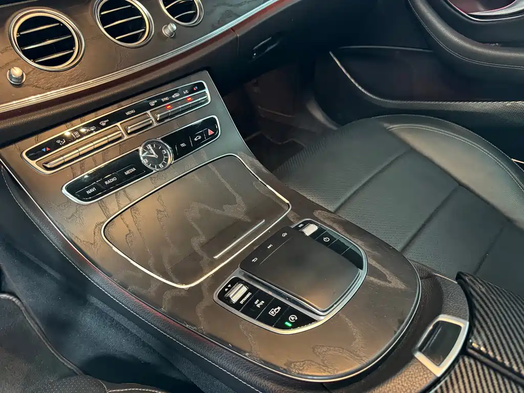 Mercedes-Benz E-Class 2019 — фото 8