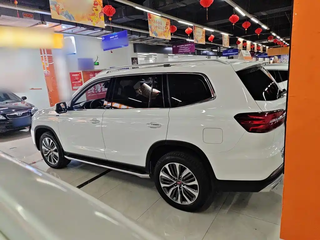 Roewe RX8 2018 — фото 18