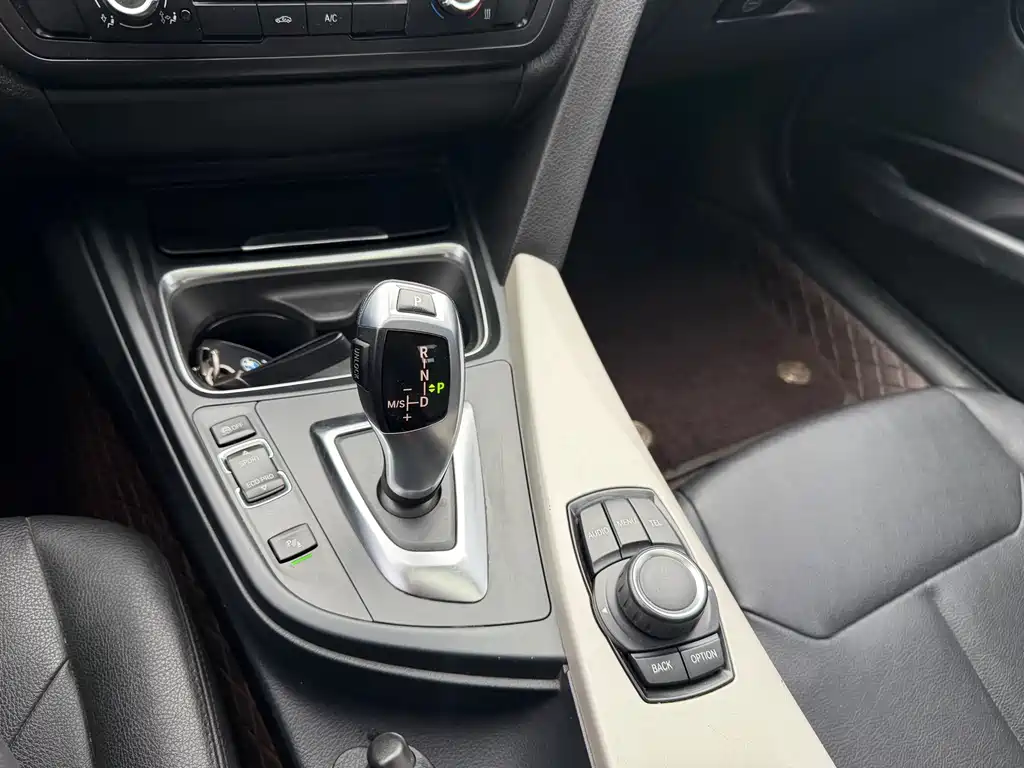 BMW 3 Series 2015 — фото 15