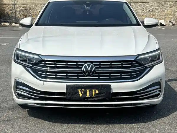 Volkswagen Sagitar 2022