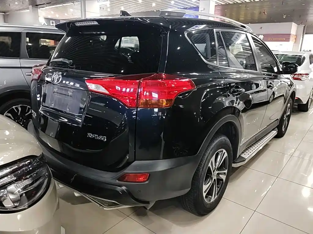 Toyota RAV4 2015